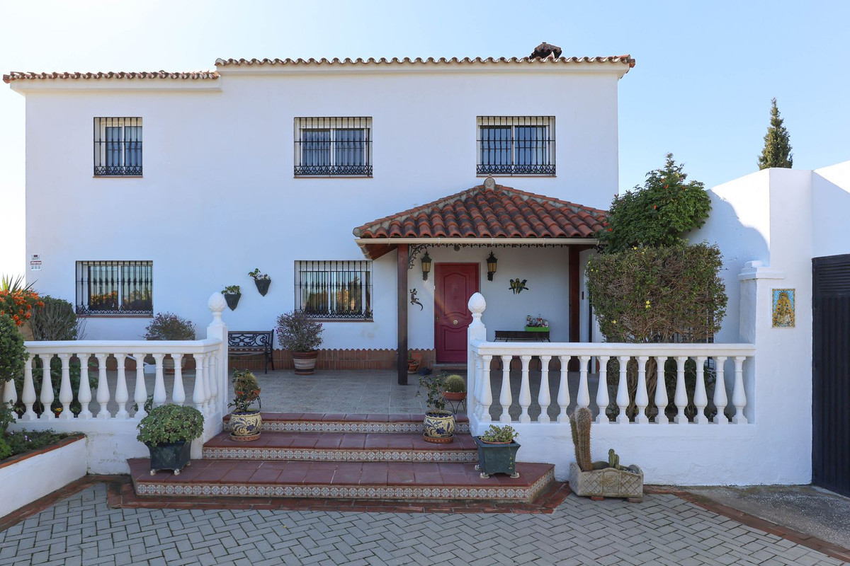 4 bedroom Villa For Sale in Alhaurín el Grande, Málaga - thumb 41