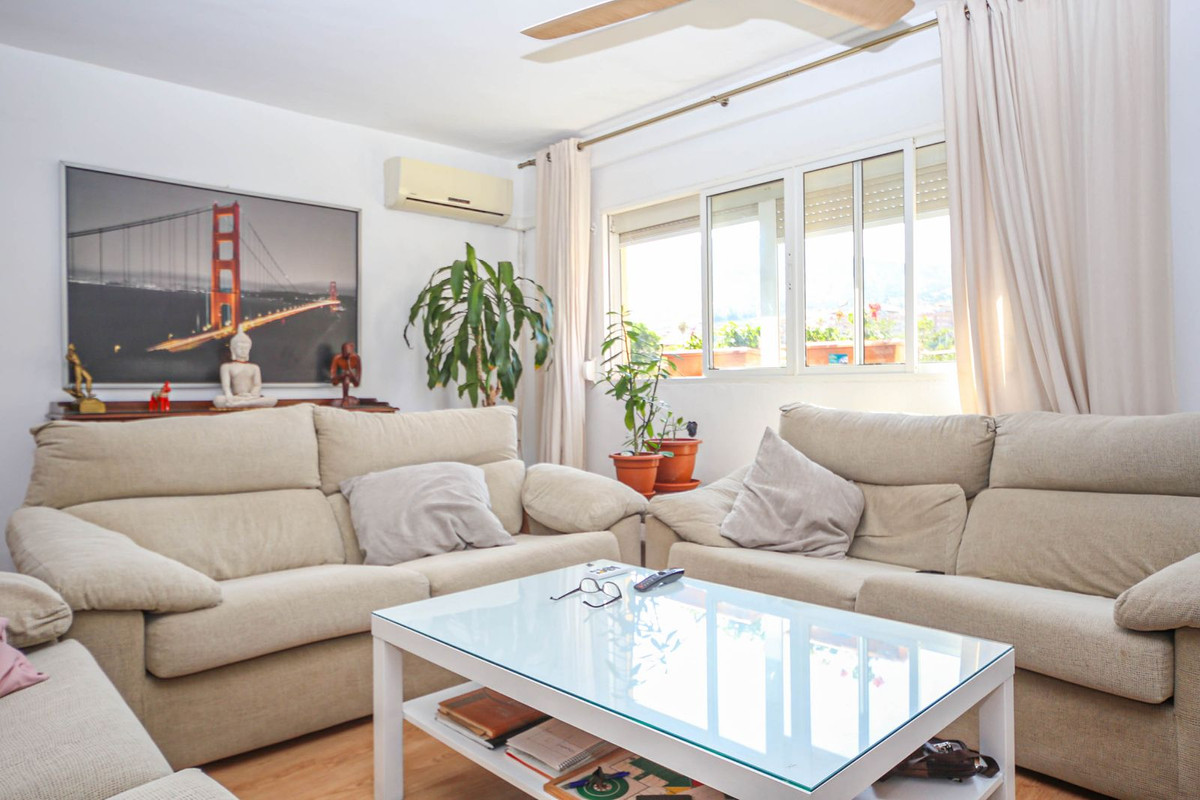 2 Bedroom Middle Floor Apartment For Sale Torremolinos, Costa del Sol - HP4416742
