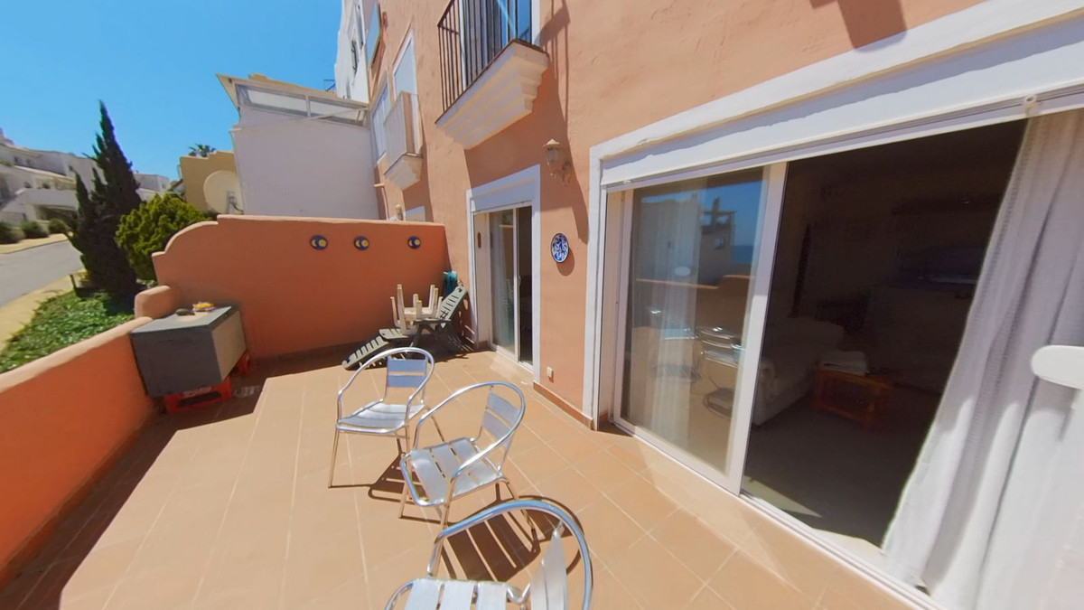 Bright 2 bedroom apartment with panoramic sea views, community pool & gardens.
Magnificent groun, Spain