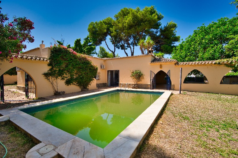 Detached Villa for sale in Marbella R4111711