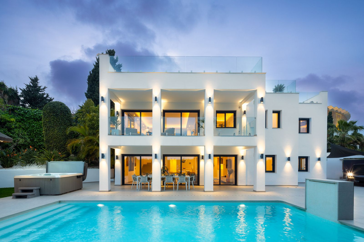 Detached Villa for sale in Puerto Banús, Costa del Sol