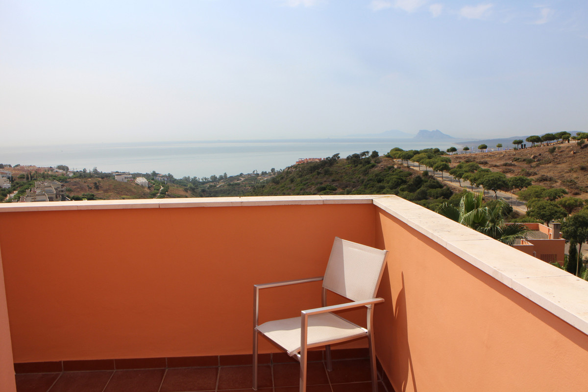 Welcome to a nice corner PENTHOUSE WITH PANORAMIC VIEWS OVER TO GIBRALTAR!