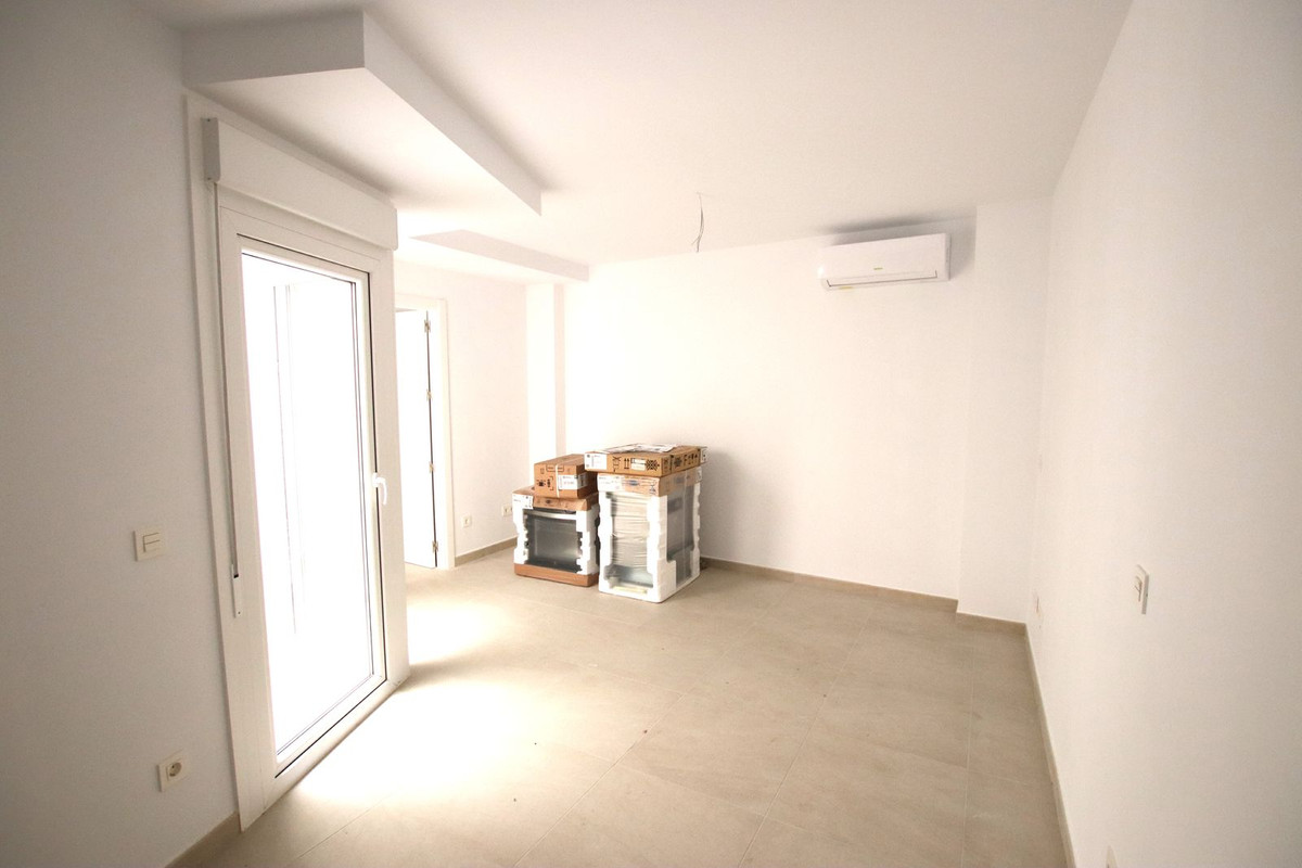 BRAND NEW APARTMENT in the center of Fuengirola, READY TO MOVE IN
Ideal as an investment or holiday , Spain