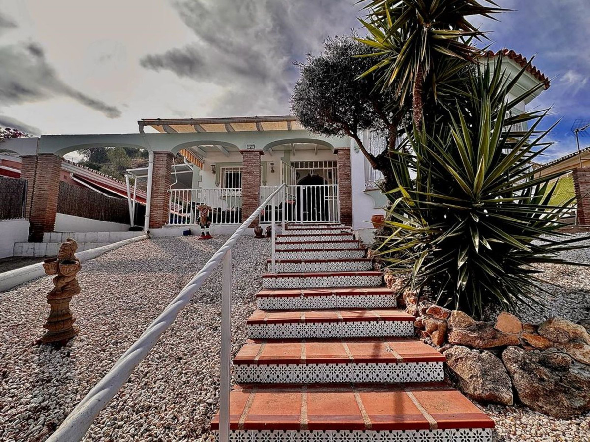 3 Bedroom Detached Villa For Sale Coín, Costa del Sol - HP4411033