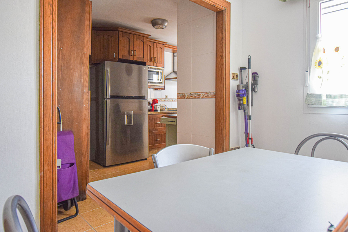 Apartamento con 5 Dormitorios en Venta Estepona