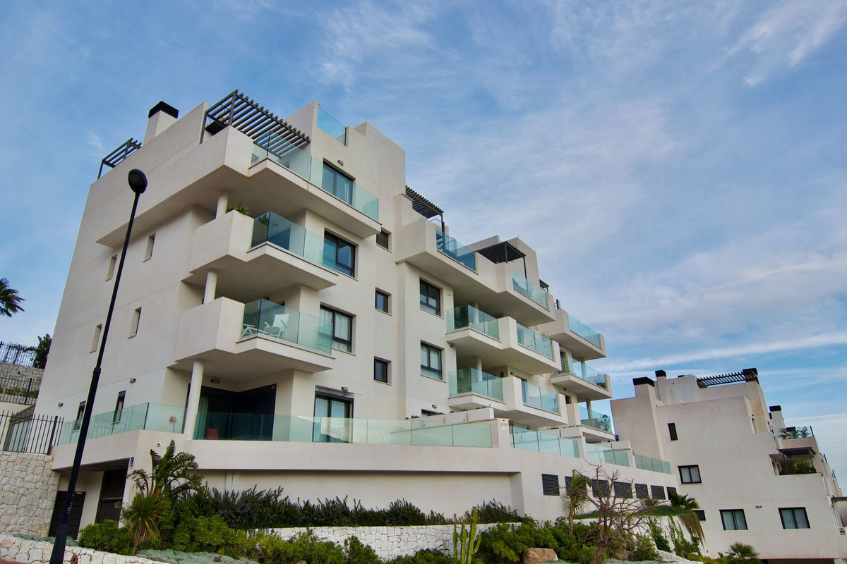 Middle Floor Apartment, Benalmadena, Costa del Sol.
2 Bedrooms, 2 Bathrooms, Built 83 m², Terrace 9 , Spain