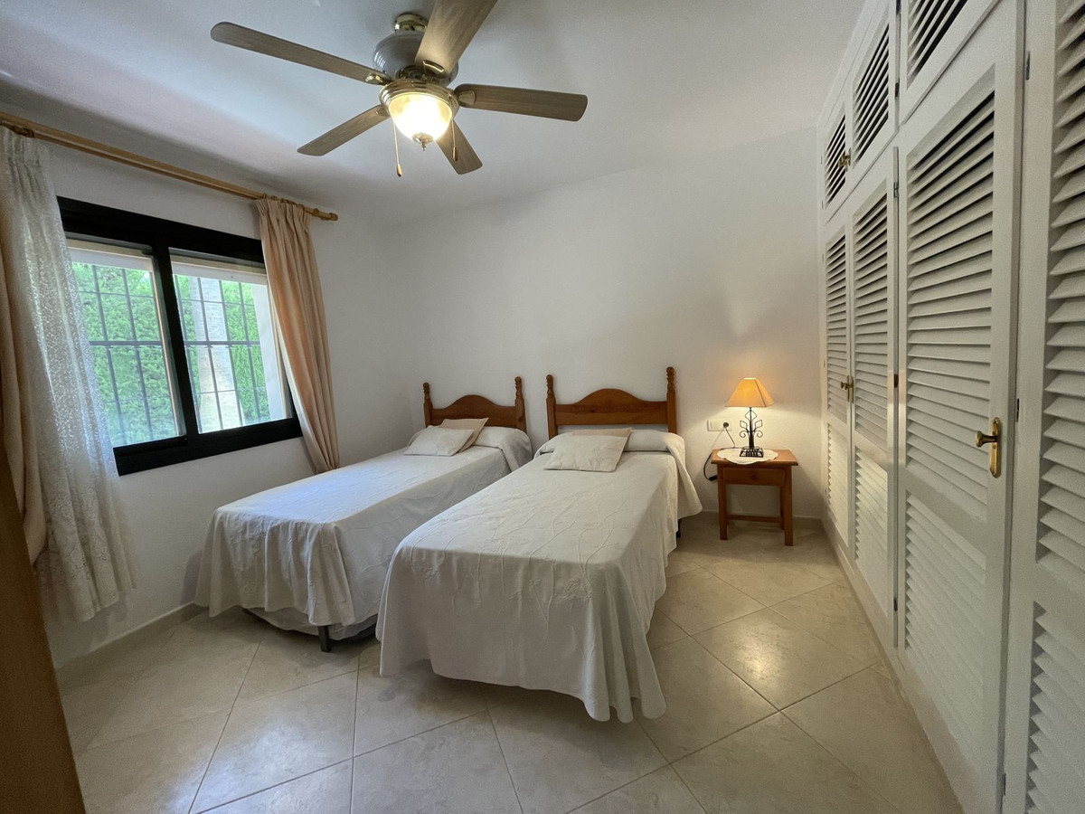 2 bedroom Apartment For Sale in Benalmadena Costa, Málaga - thumb 10
