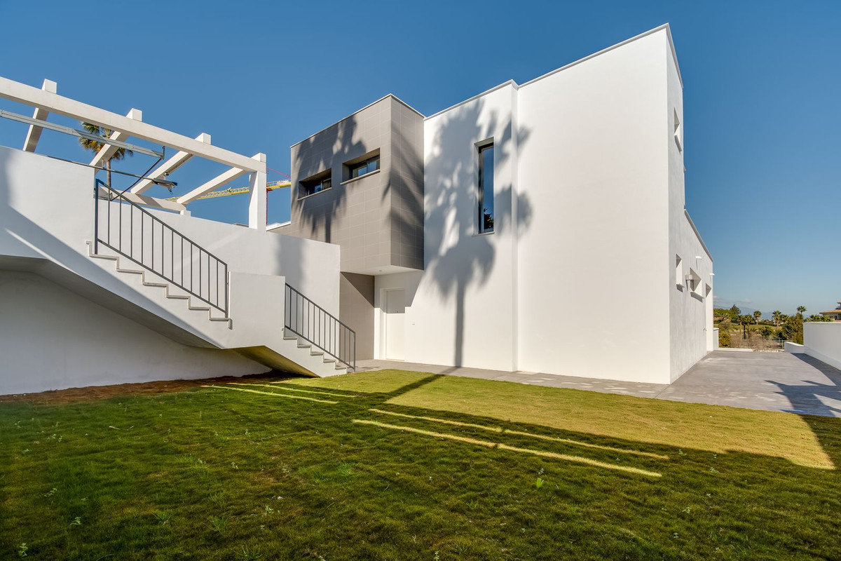 Villa Individuelle à La Duquesa, Costa del Sol
