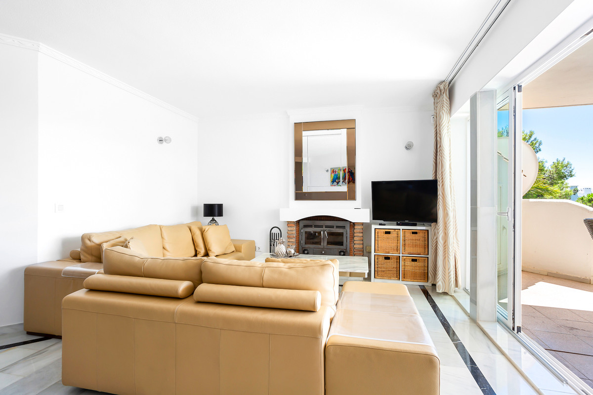 3 Bedroom Middle Floor Apartment For Sale Calahonda