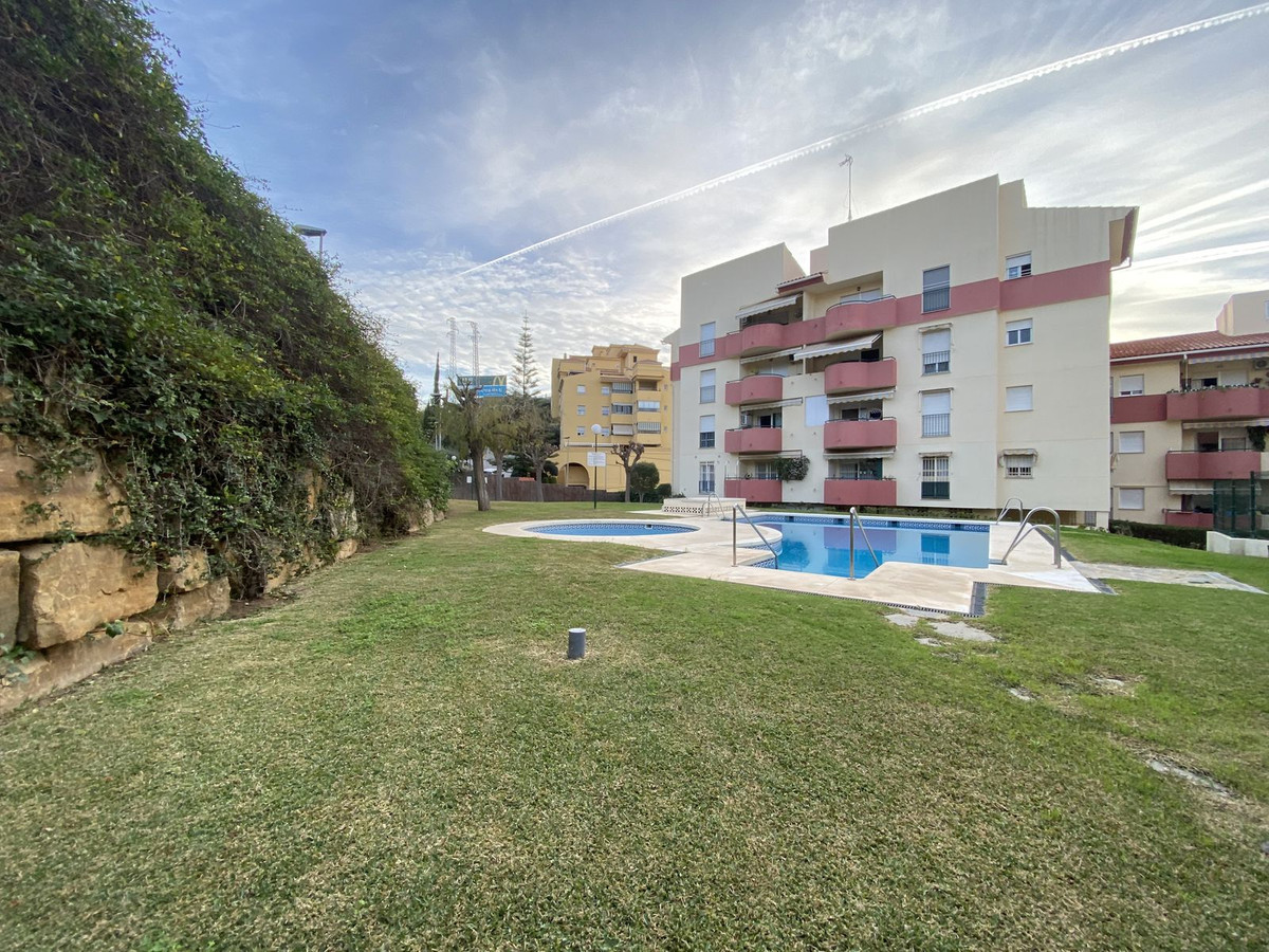 2 Bedroom Middle Floor Apartment For Sale Marbella, Costa del Sol - HP4632757