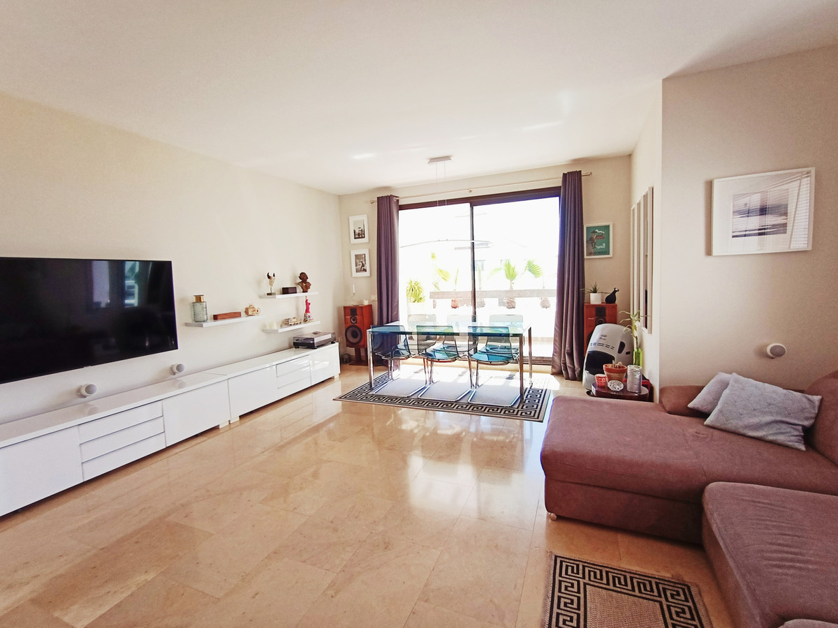 Apartment Middle Floor in La Alcaidesa, Costa del Sol
