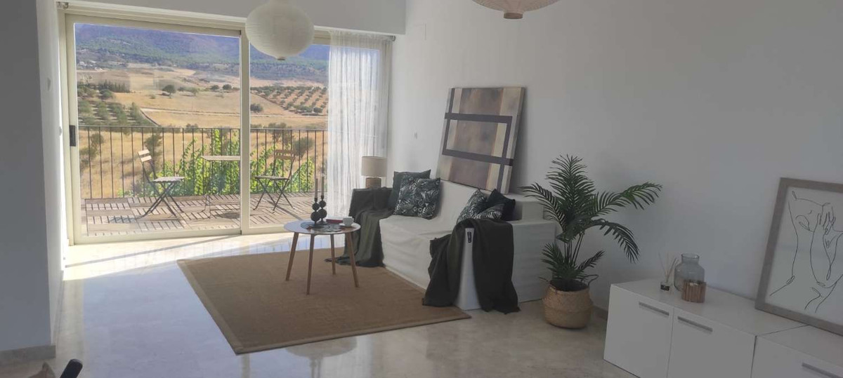 127 - Al Ándalus Estates offers you this splendid and incredibly bright 3-bedroom Penthouse in the Sol Andalusí Resort; Closed urbanization with 24...