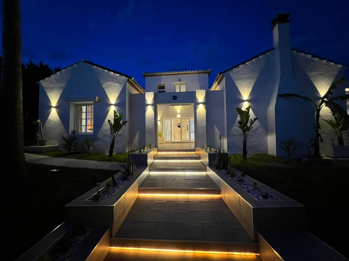 Villa - Chalet en venta en Benahavís R4016932