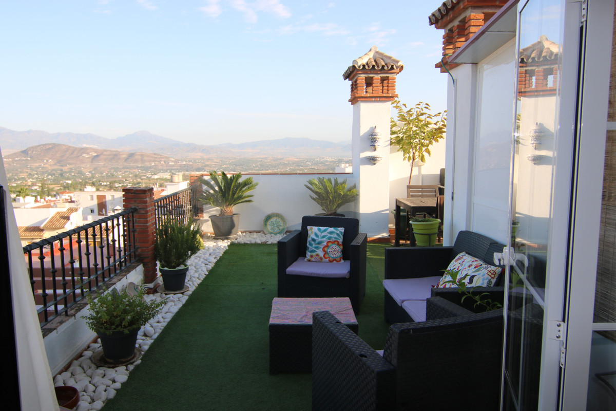 SPECTACULAR PENTHOUSE FOR SALE WITH THE BEST VIEWS OF ALHAURIN EL GRANDE AND THE VALLE DEL GUADALHOR, Spain