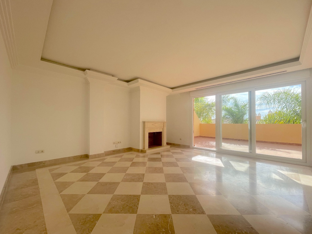 Appartement Mi-étage en vente à Nueva Andalucía, Costa del Sol