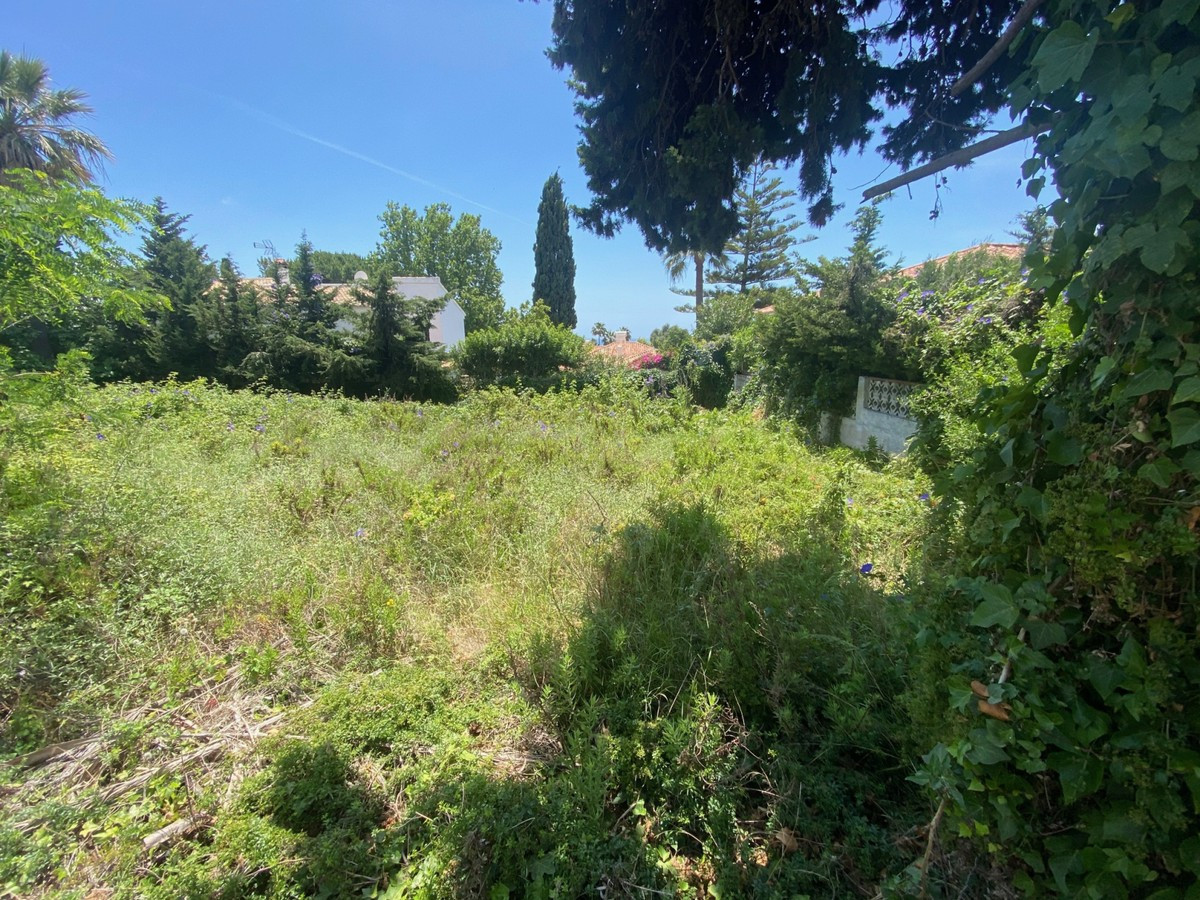 Plot for sale in Rio Real, Marbella East