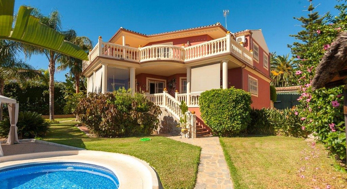 ES170708: Villa  in Playamar