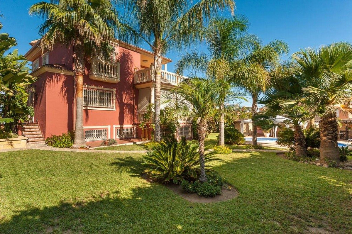 ES170708: Villa  in Playamar