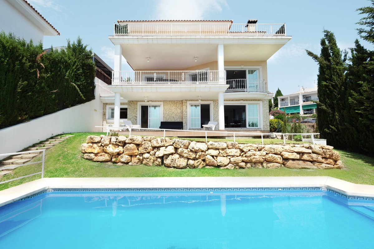 CENTURY 21 Plus exclusively sells this luxury villa in Mijas Golf

Property located in Mijas Golf Cl, Spain