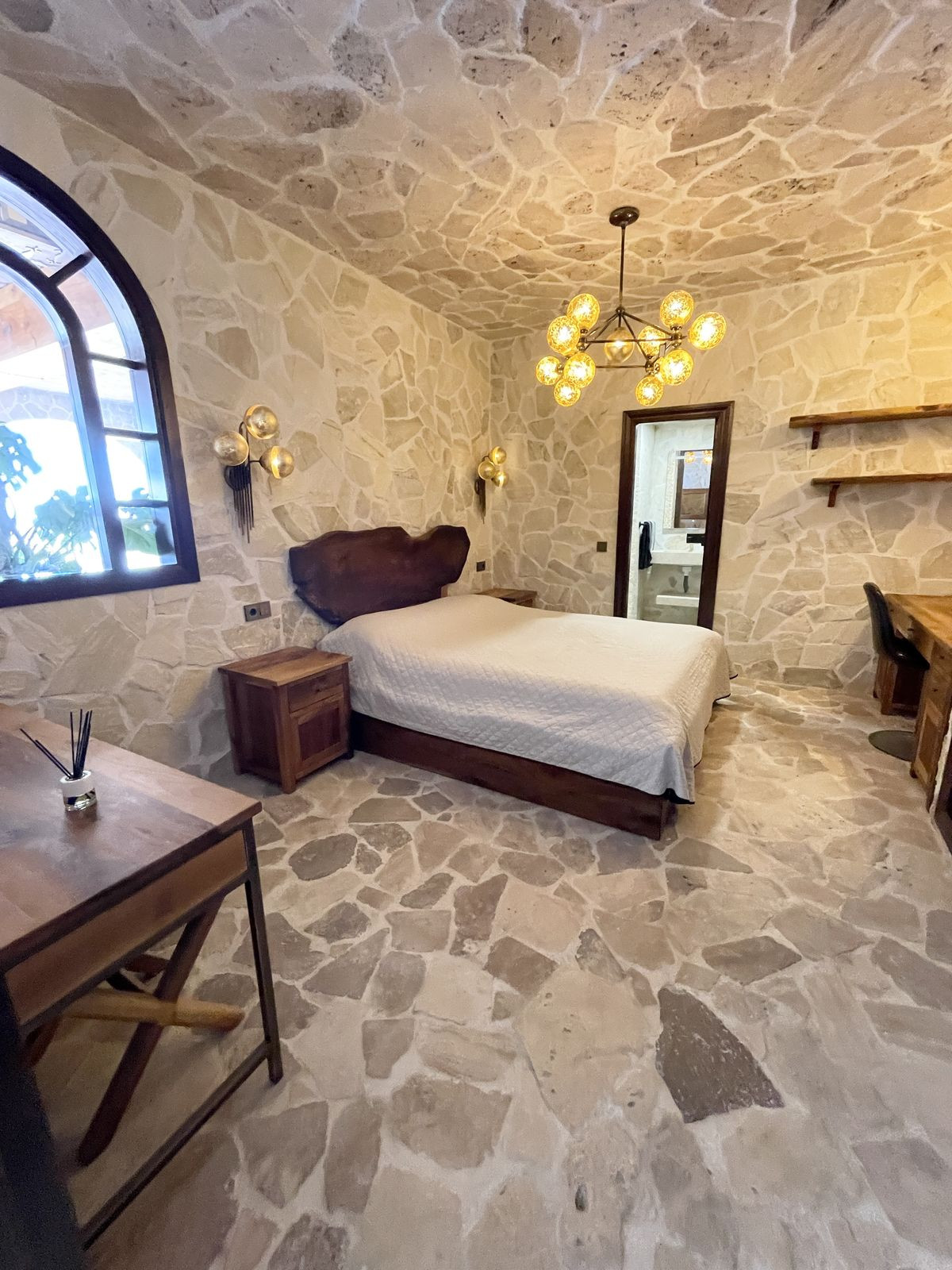 Villa con 6 Dormitorios en Venta Istán