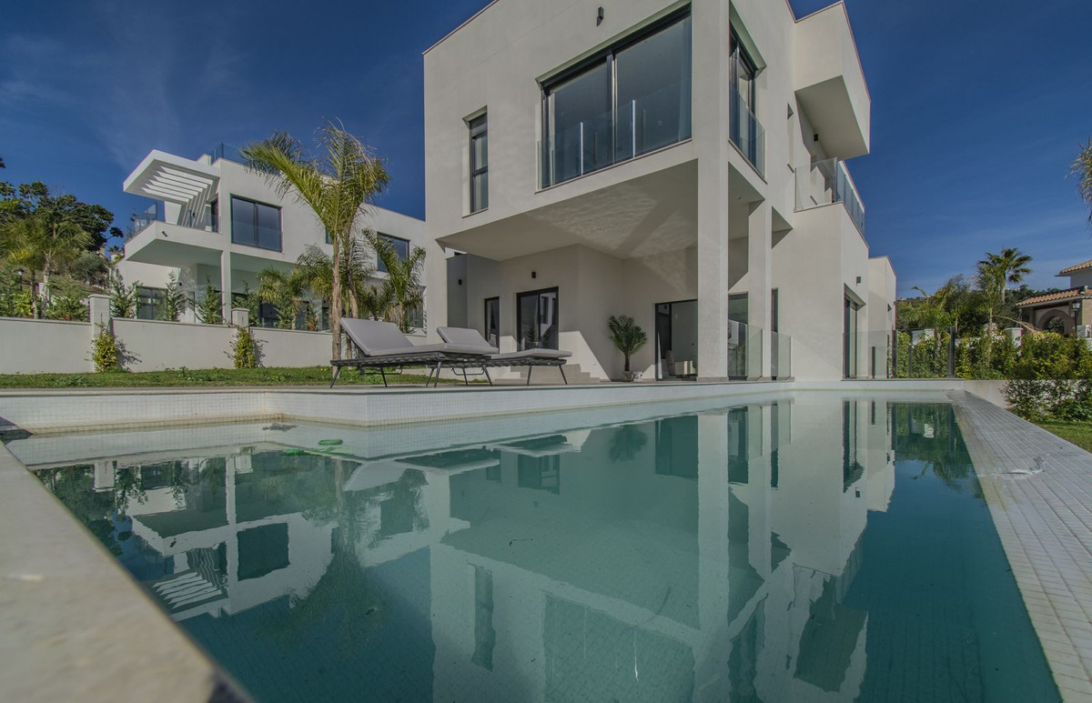 Villa - Chalet en venta en Elviria, Costa del Sol