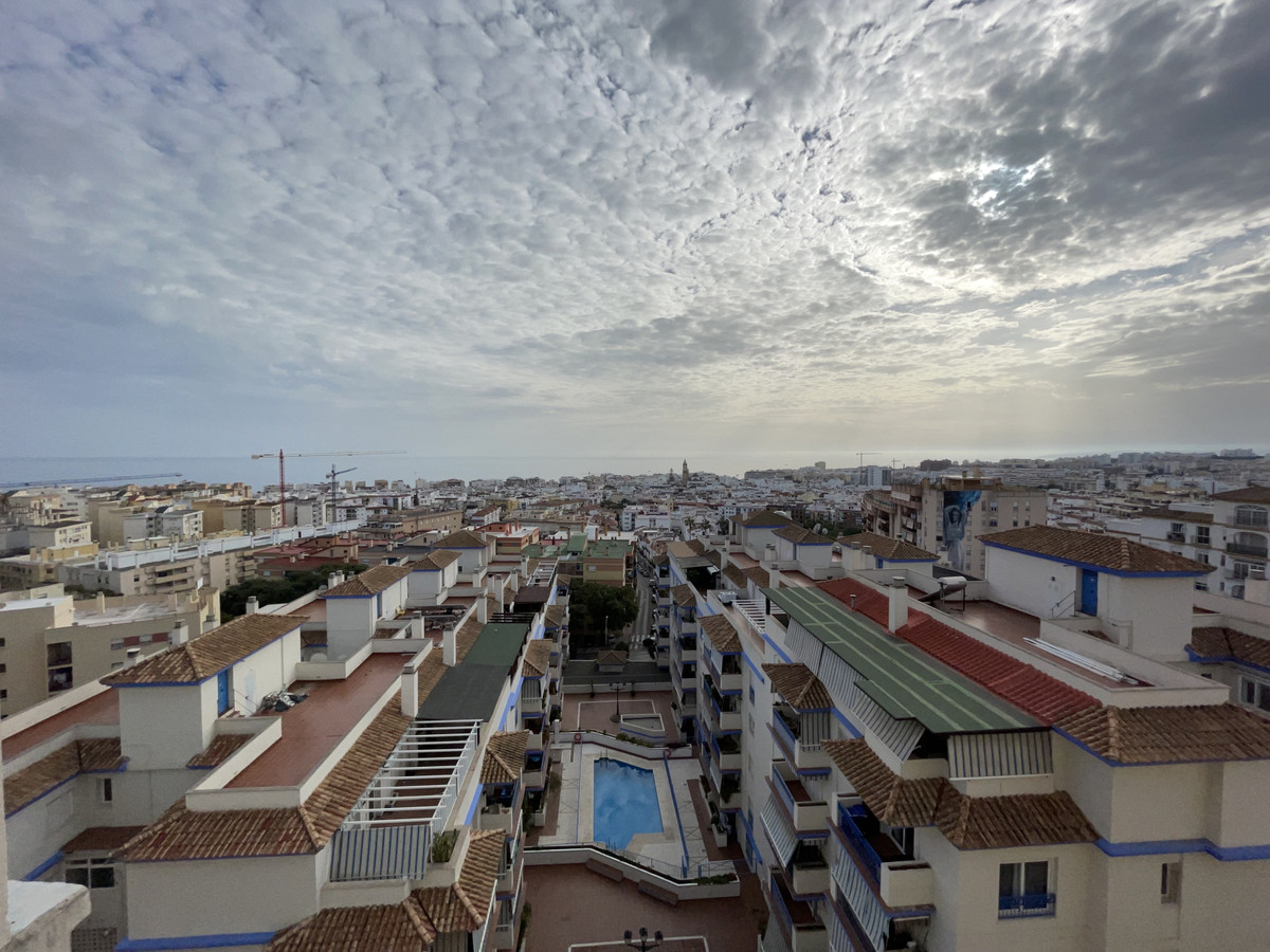 Top Floor Apartment, Estepona, Costa del Sol.
2 Bedrooms, 1 Bathroom, Built 90 m², Terrace 8 m².

Se, Spain