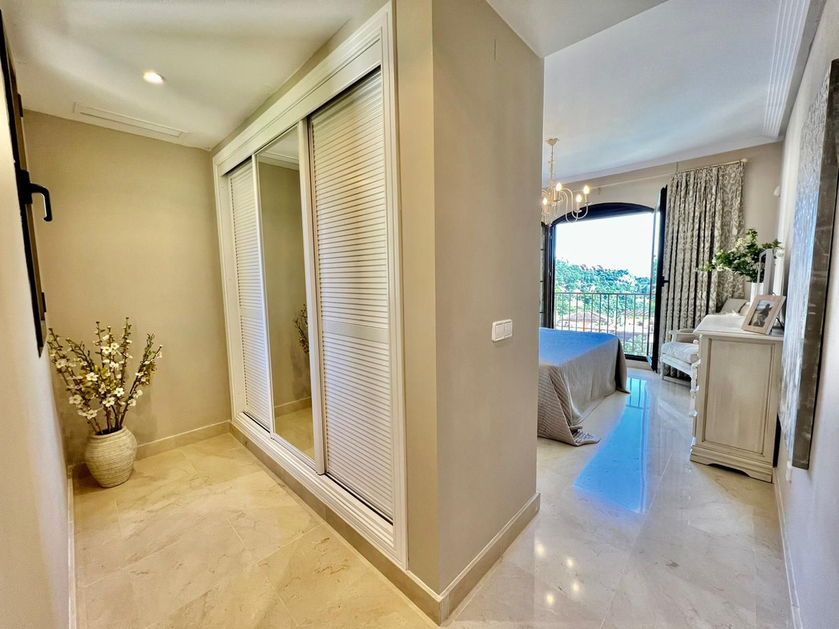 3 bed Property For Sale in Benahavis, Costa del Sol - thumb 6