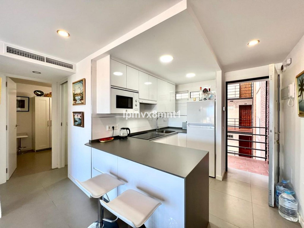Middle Floor Apartment for sale in Benalmadena Costa, Costa del Sol