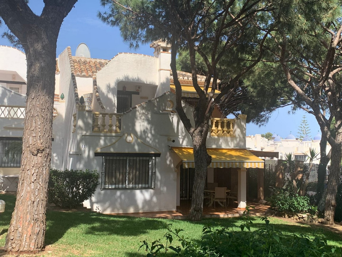 Villa Semi Detached in Calahonda, Costa del Sol

