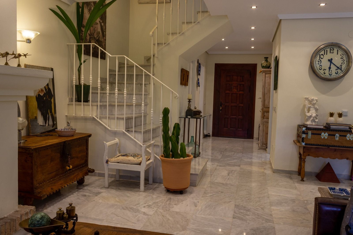 4 Bedroom Semi Detached Villa For Sale Guadalmina Baja