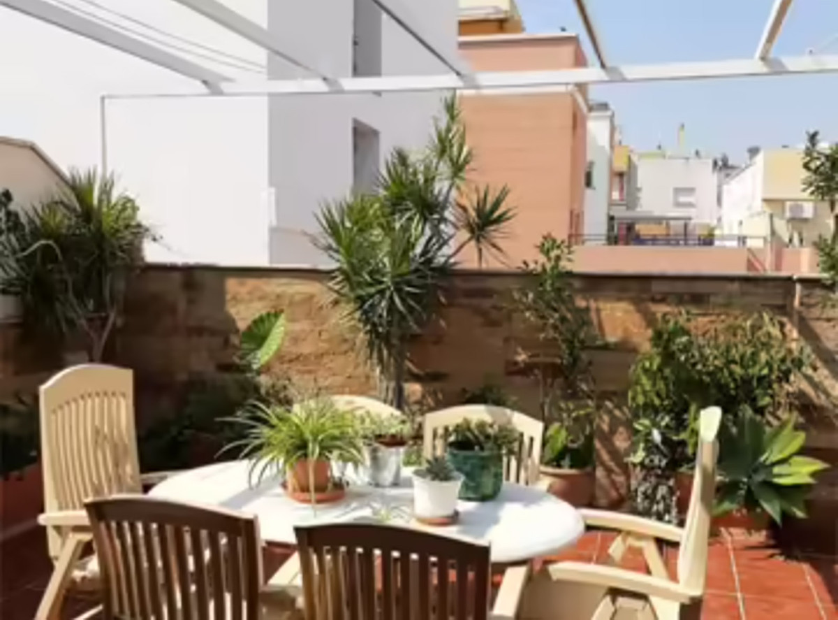 Residential Plot, Estepona, Costa del Sol.
Garden/Plot 400 m².

Setting : Town, Suburban, Commercial, Spain