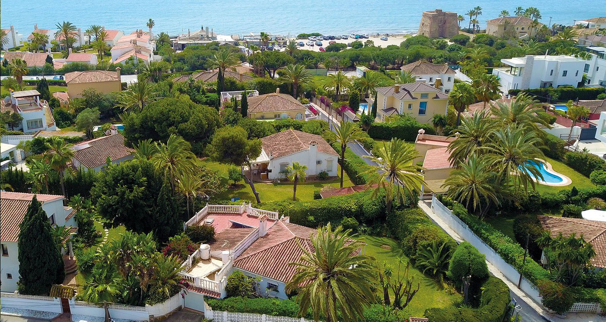 3 Bedroom Detached Villa For Sale Marbesa, Costa del Sol - HP4706095