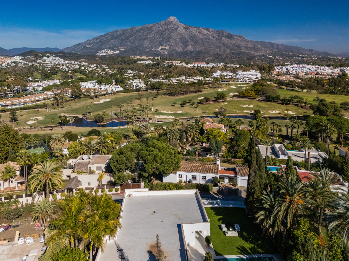 9 Bedroom Detached Villa For Sale Nueva Andalucía