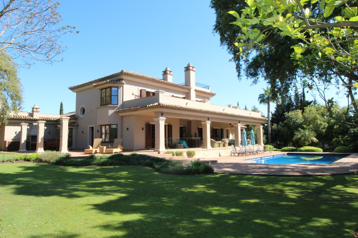 Wonderful refurbished villa in an excellent condition!