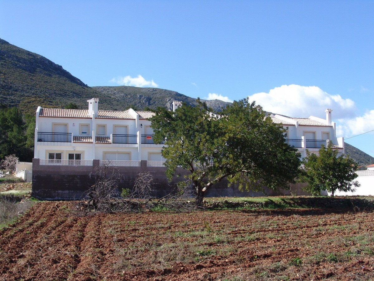  3 bedroom townhouse situated in Benichembla village, within walking distance of all amenities. 

Ac, Spain