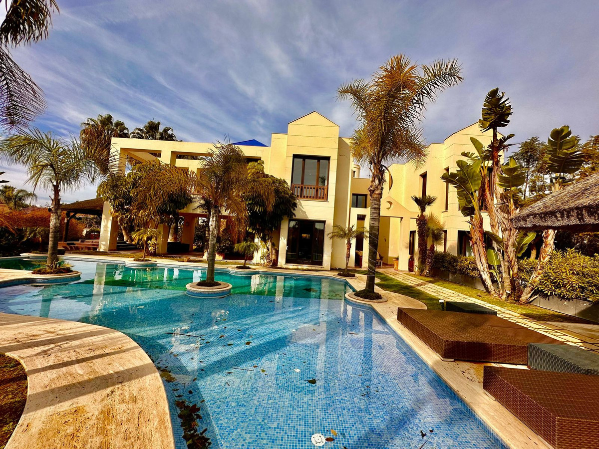 Villa Detached for sale in Bahía de Marbella, Costa del Sol