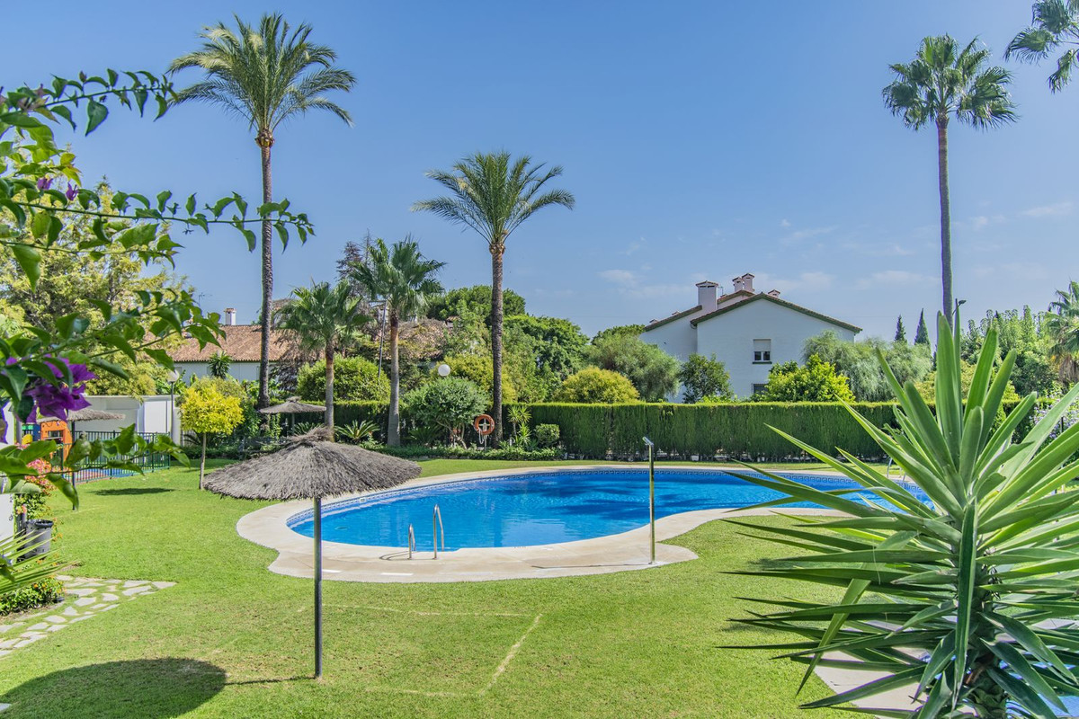 Villa Semi Detached in Nagüeles, Costa del Sol
