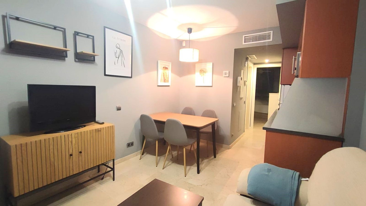 1 Bedroom Middle Floor Apartment For Sale Benalmadena Costa, Costa del Sol - HP4646005
