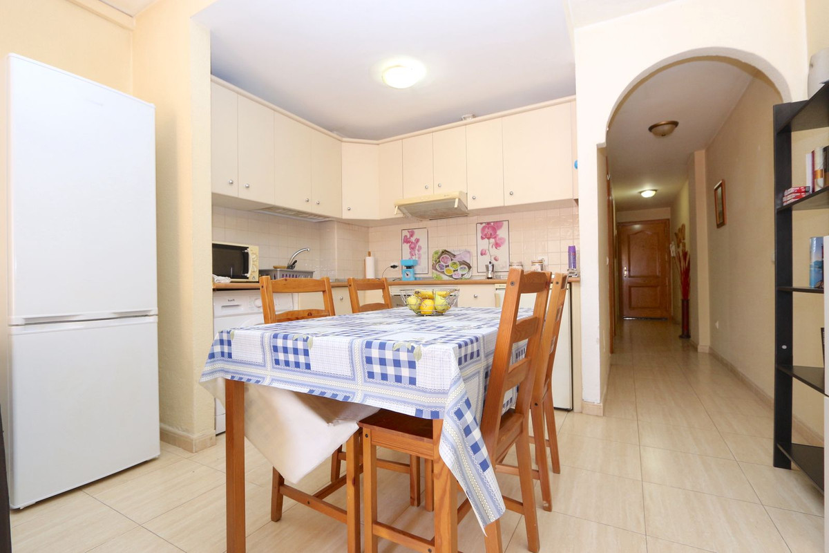 1 bedroom Apartment For Sale in Los Pacos, Málaga - thumb 3