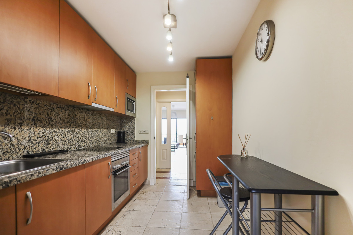 Appartement te koop in Estepona R4706953