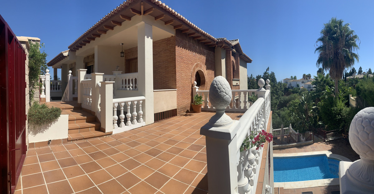 Villa Semi Individuelle à Calahonda, Costa del Sol
