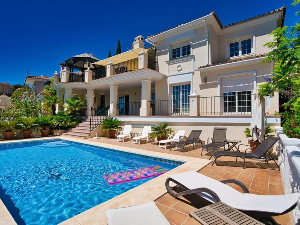 4 Bedroom Detached Villa For Sale Elviria, Costa del Sol - HP4711936