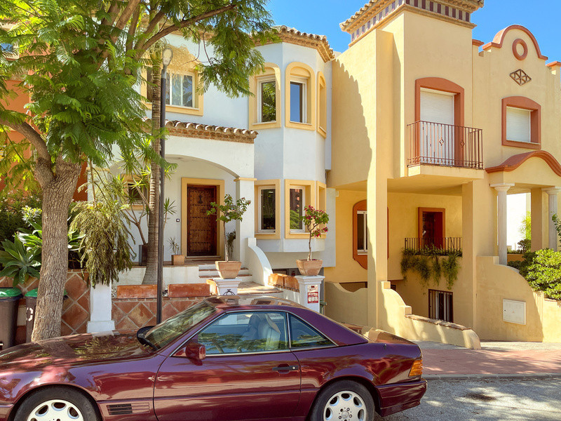 Reihenhaus Stadthaus zu verkaufen in Nueva Andalucía R4419826