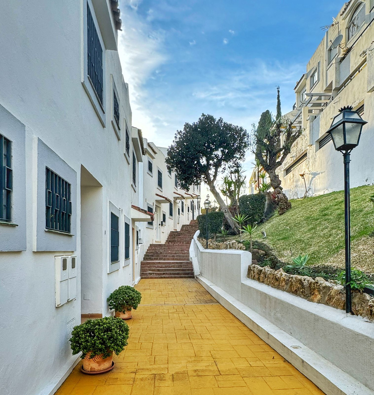 3 bedroom townhouse for sale nueva andalucia