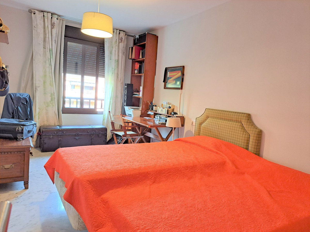 2 bedroom Apartment For Sale in The Golden Mile, Málaga - thumb 12