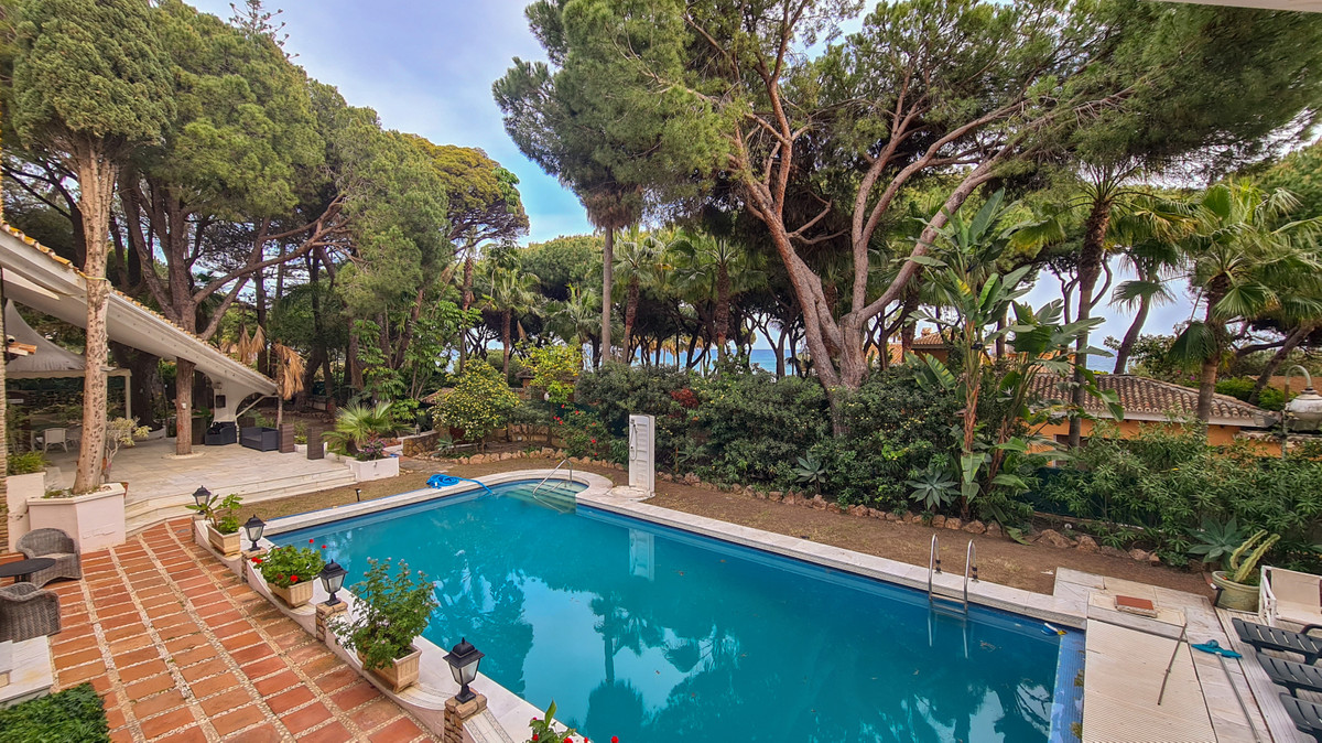 Villa in Cabopino, Costa del Sol, Málaga on Costa del Sol For Sale