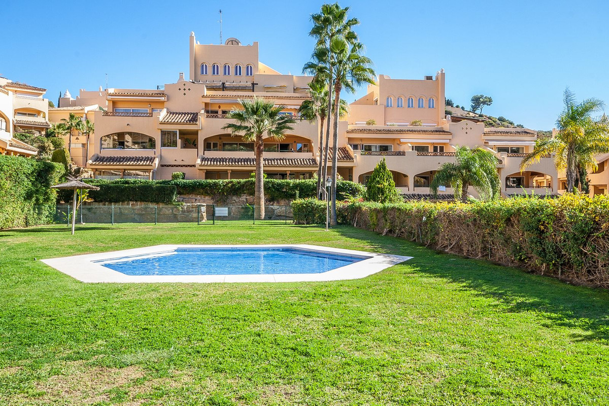 South west facing garden apartment in the sought after urbanisation Santa Maria Village with two bed, Spain