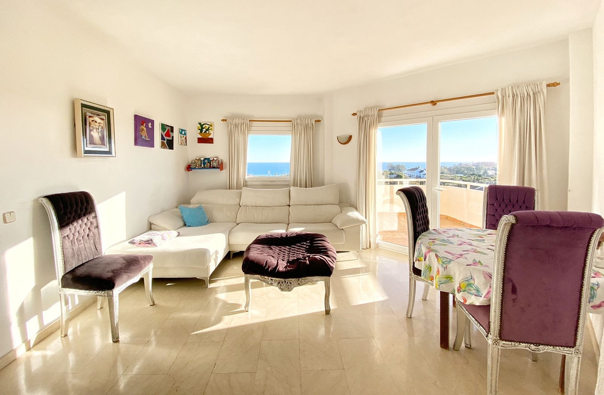 1 Bedroom Middle Floor Apartment For Sale Estepona, Costa del Sol - HP4236979