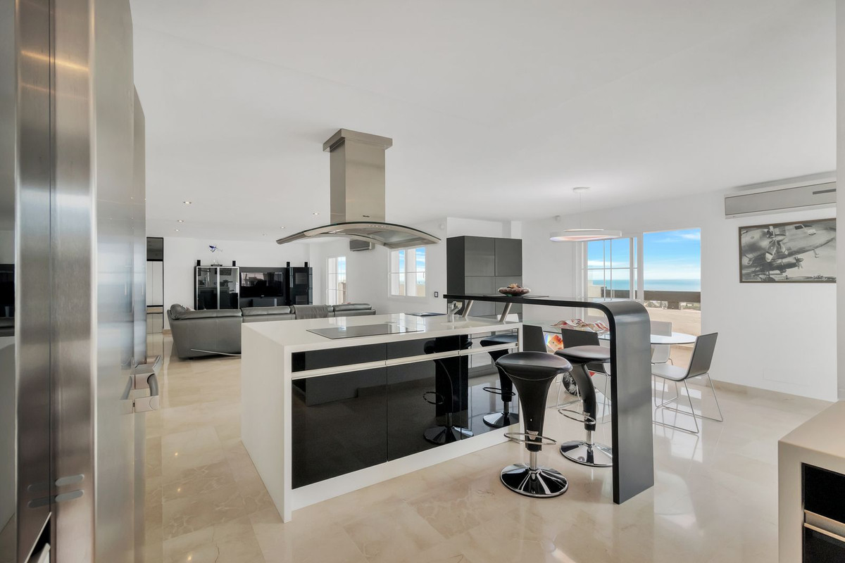 4 bed Penthouse for sale in Benalmadena