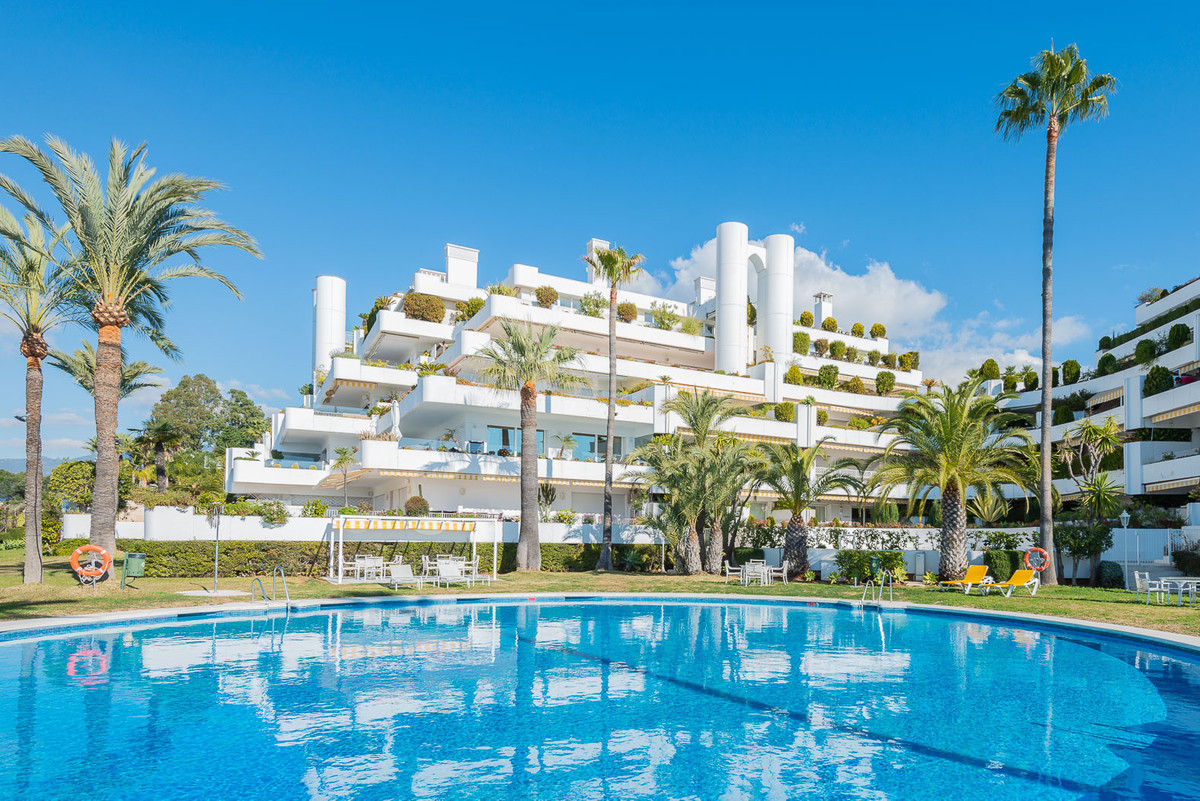 3 Bedroom Middle Floor Apartment For Sale The Golden Mile, Costa del Sol - HP4504654